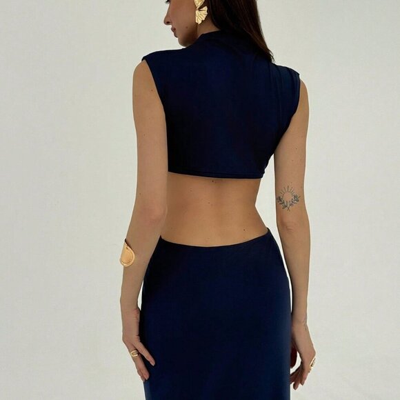 Blue Elegant Women's Metal Decor Hollow-Out Super Long Dress - Picture 3 of 6